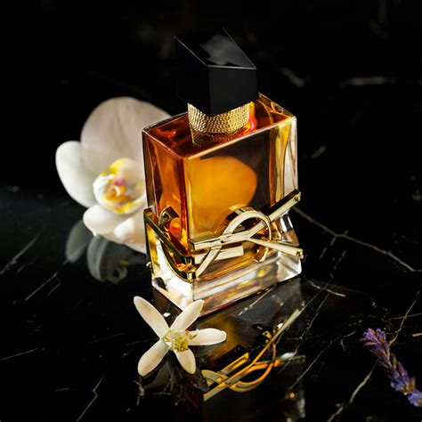 EDP Elle Intense, Yves Saint Laurent ~ Fragrance Reviews .